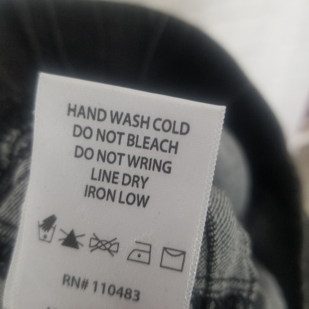 FASHION NOVA SHUT UP AND DRIVE SKINNY JEANS 🙎‍♀️😍 - Picture 3 of 7